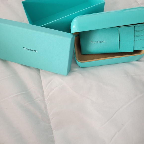 Tiffany and Co sunglass case - Picture 7 of 7